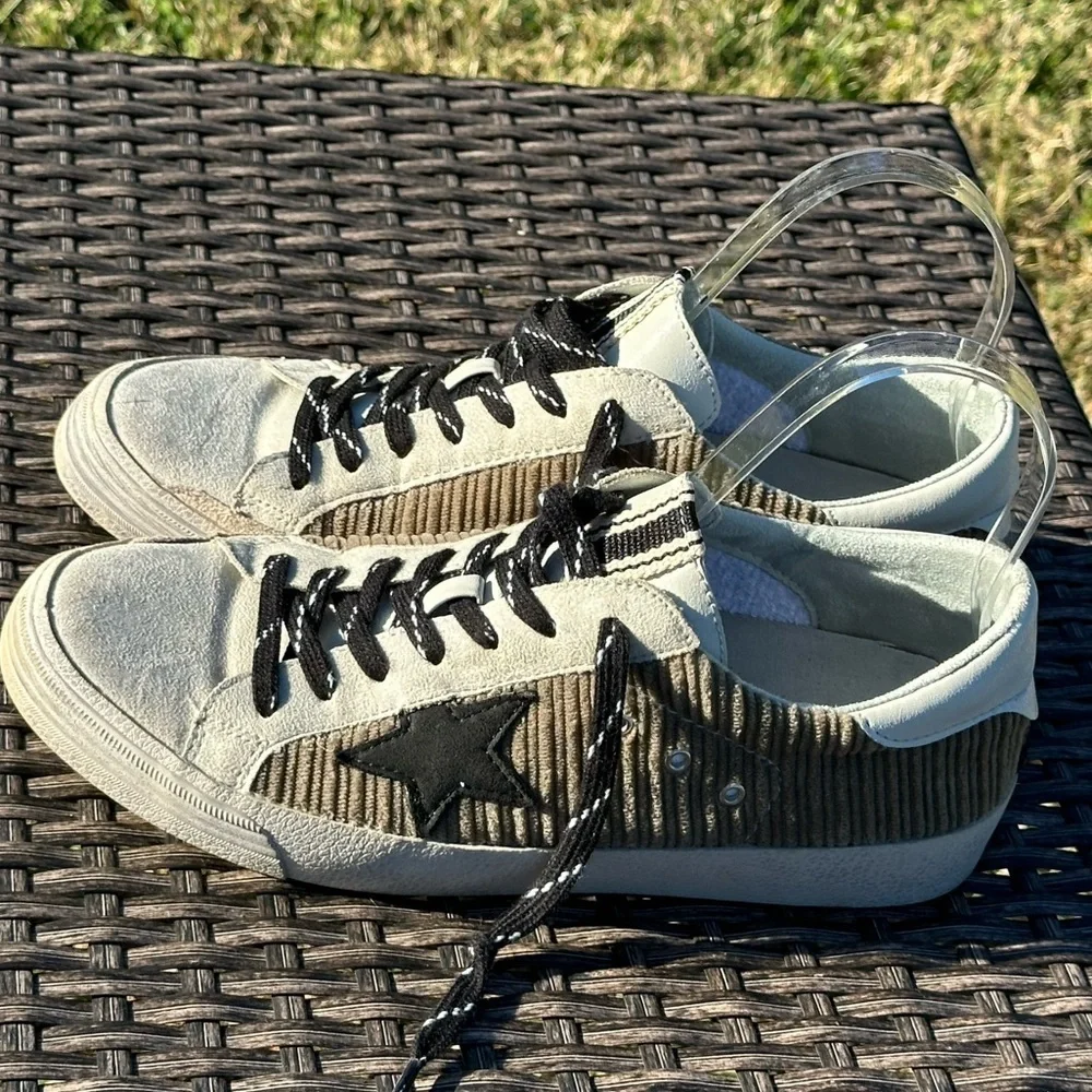 ✨Shu Shop Pilar Khaki Lace-up Sneakers ✨